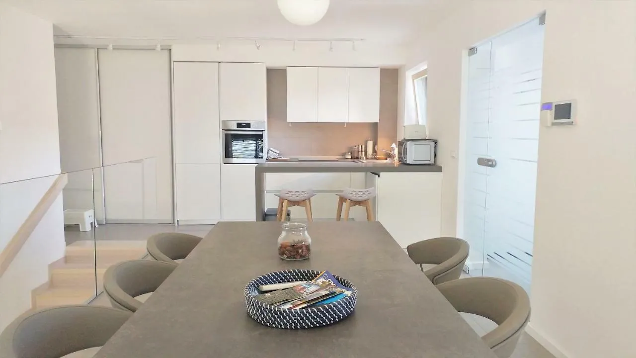 Apartments Villa Kondres Ika